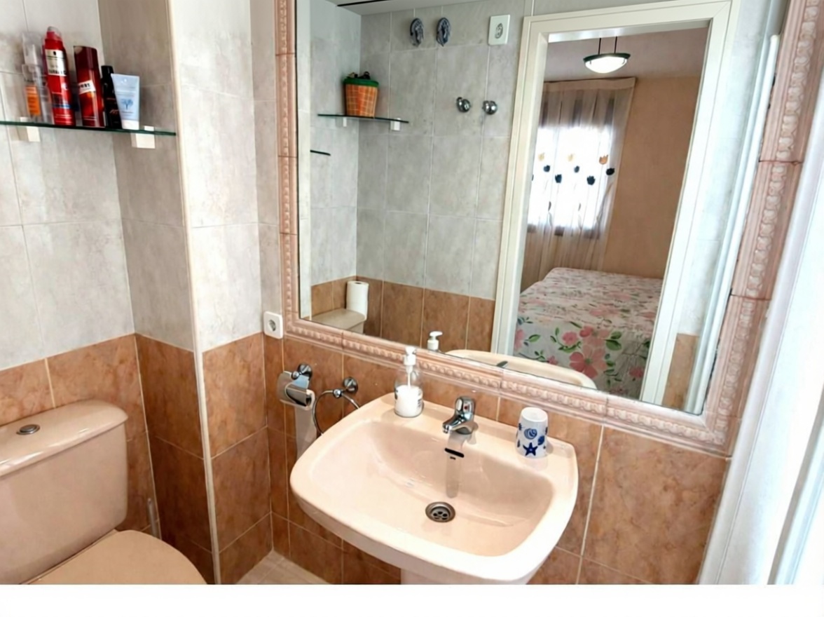Piso en venta en primera línea de playa en Calpe — Baño