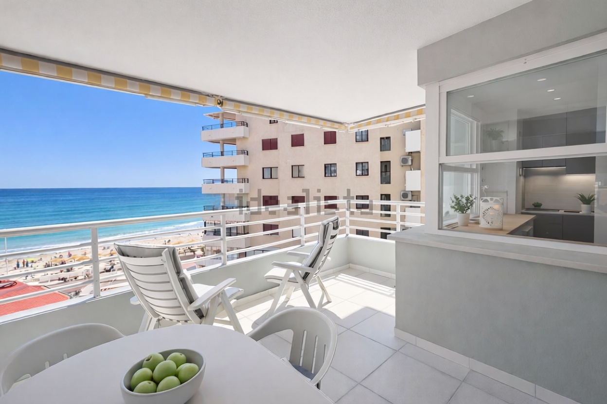 Piso en venta en primera línea de playa en Calpe