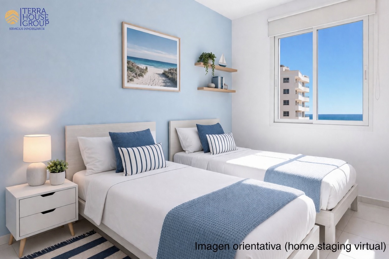 Piso en venta en primera línea de playa en Calpe — Dormitorio