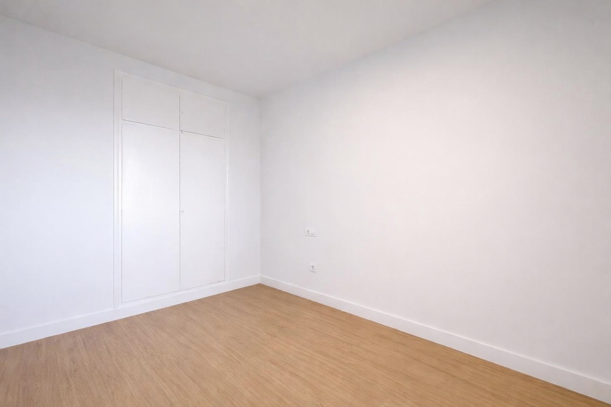 Piso en venta en primera línea de playa en Calpe — Dormitorio