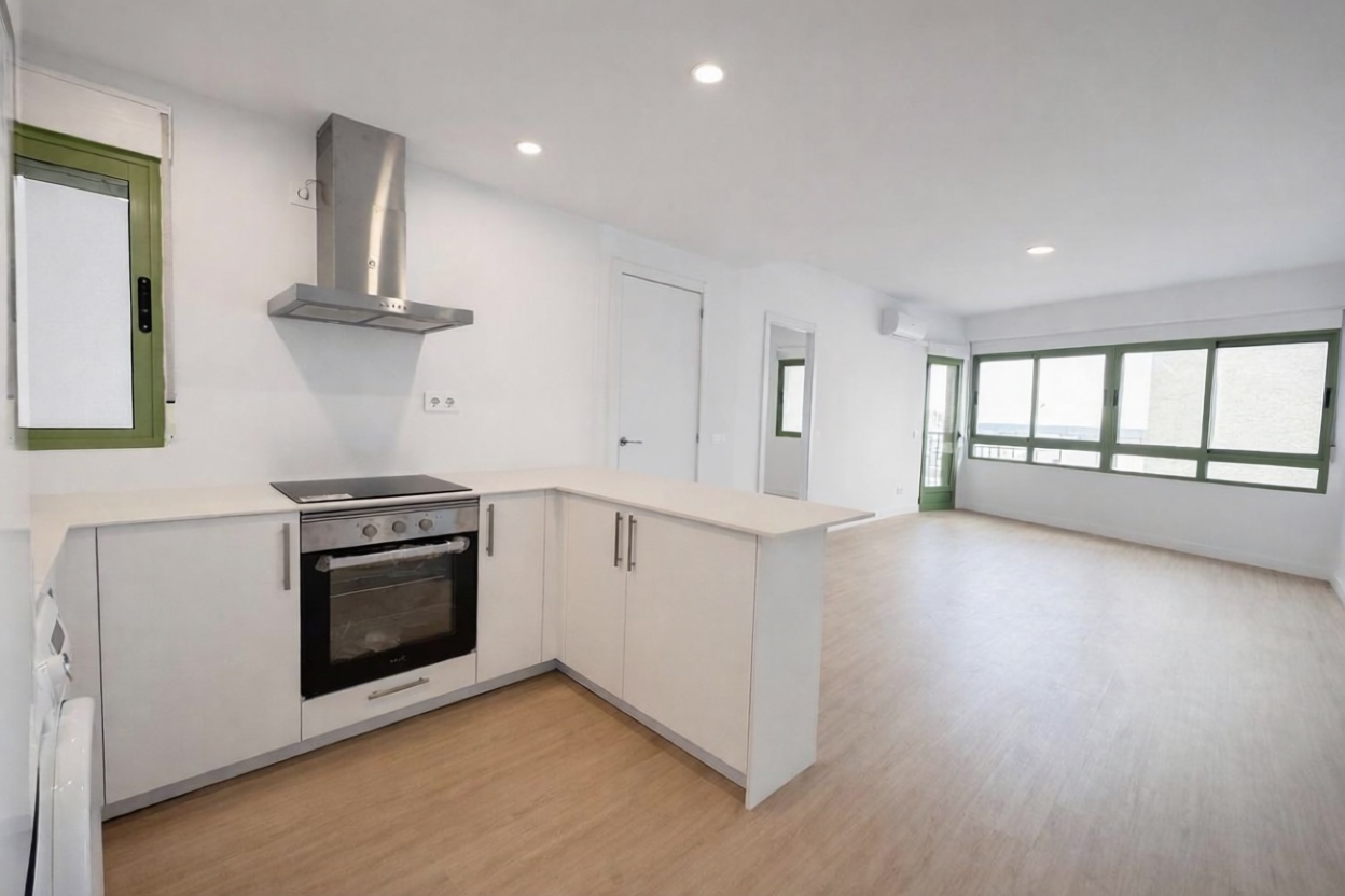 Piso en venta en primera línea de playa en Calpe — Cocina
