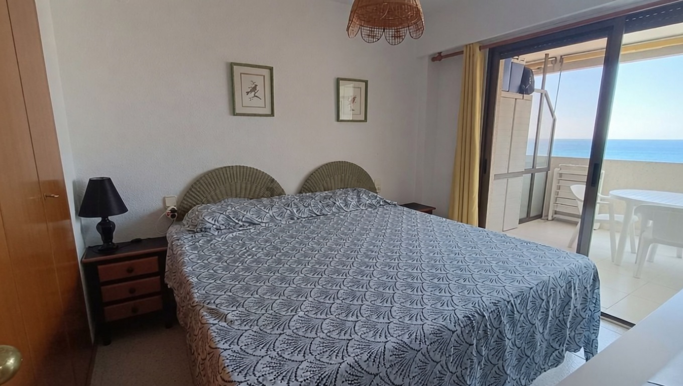 Apartamento à venda pé na areia em Calpe — Quarto