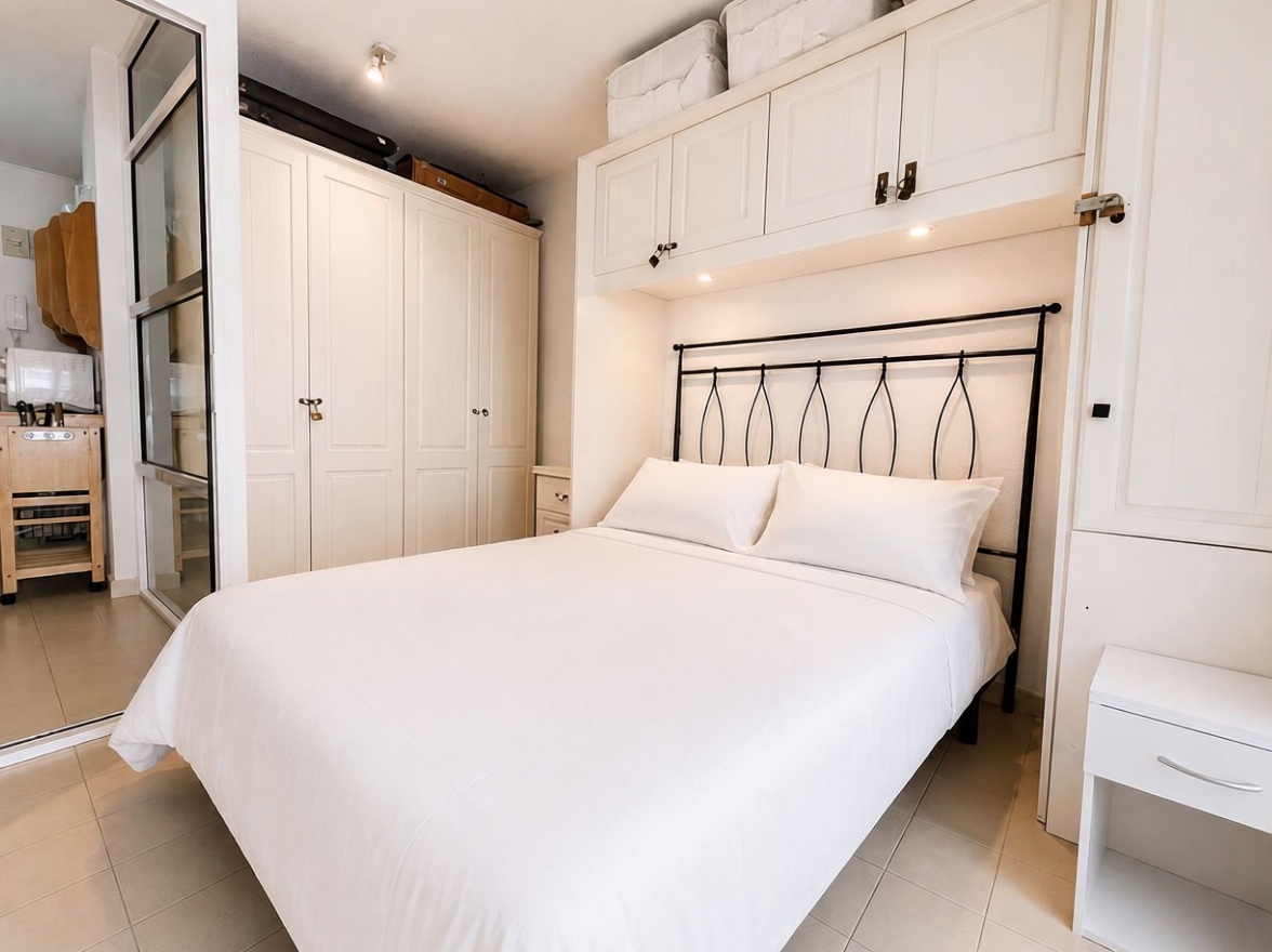 Piso en venta en primera línea de playa en Calpe — Dormitorio