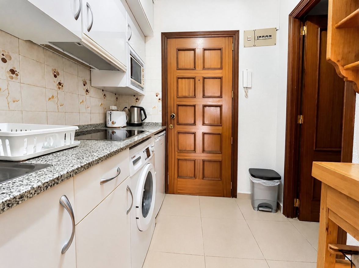 Piso en venta en primera línea de playa en Calpe — Cocina