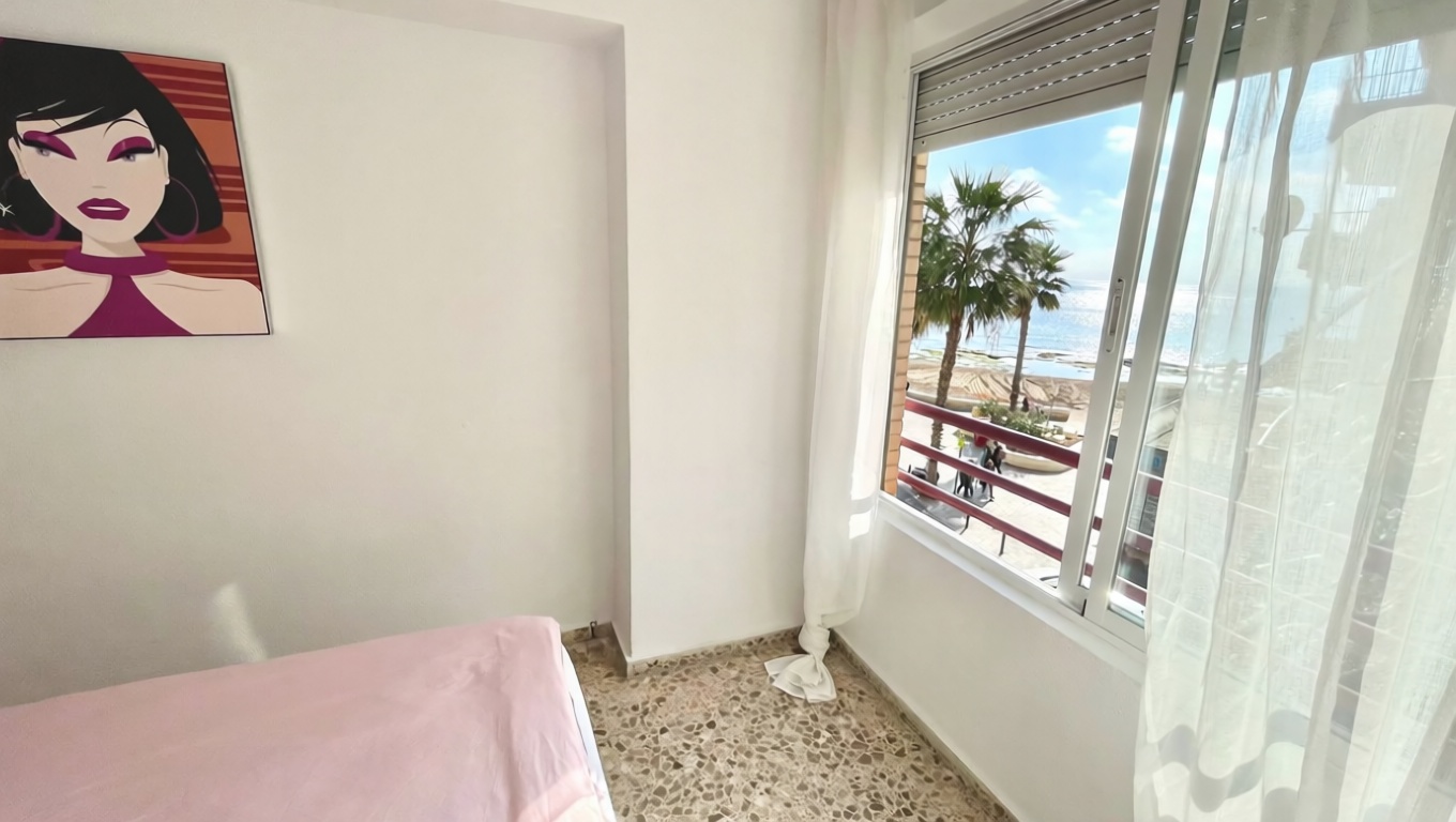 Wohnung zum Verkauf in direkter Strandlage in Calpe — Schlafzimmer