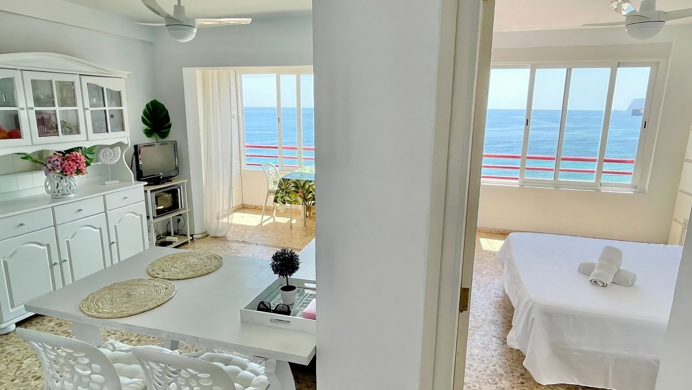 Wohnung zum Verkauf in direkter Strandlage in Calpe — Esszimmer