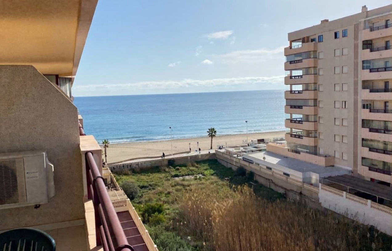 Piso en venta en primera línea de playa en Calpe