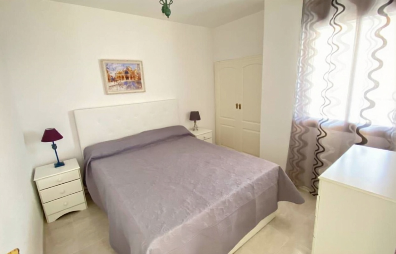 Wohnung zum Verkauf in direkter Strandlage in Calpe — Schlafzimmer