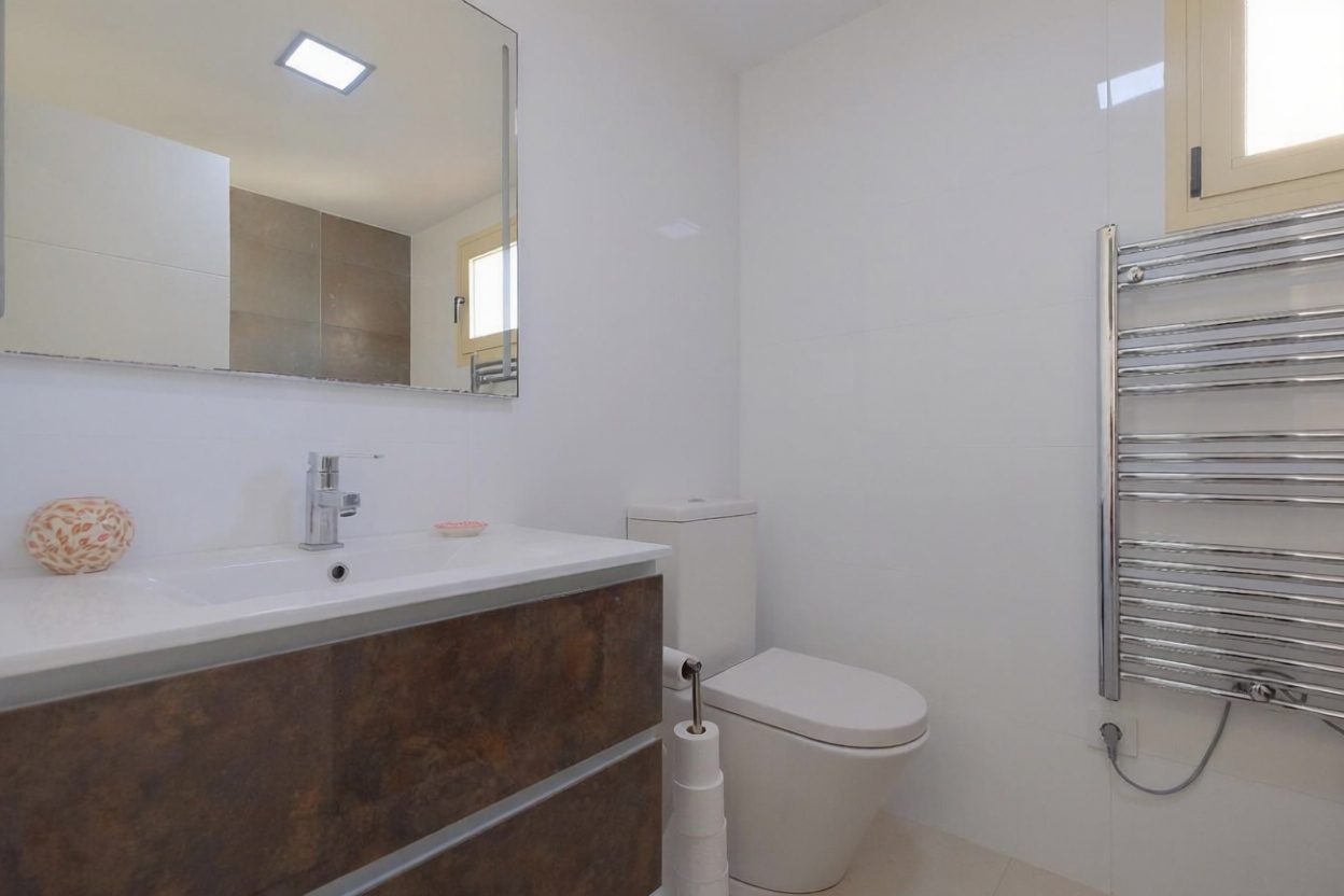 Wohnung zum Verkauf in direkter Strandlage in Calpe — Bad