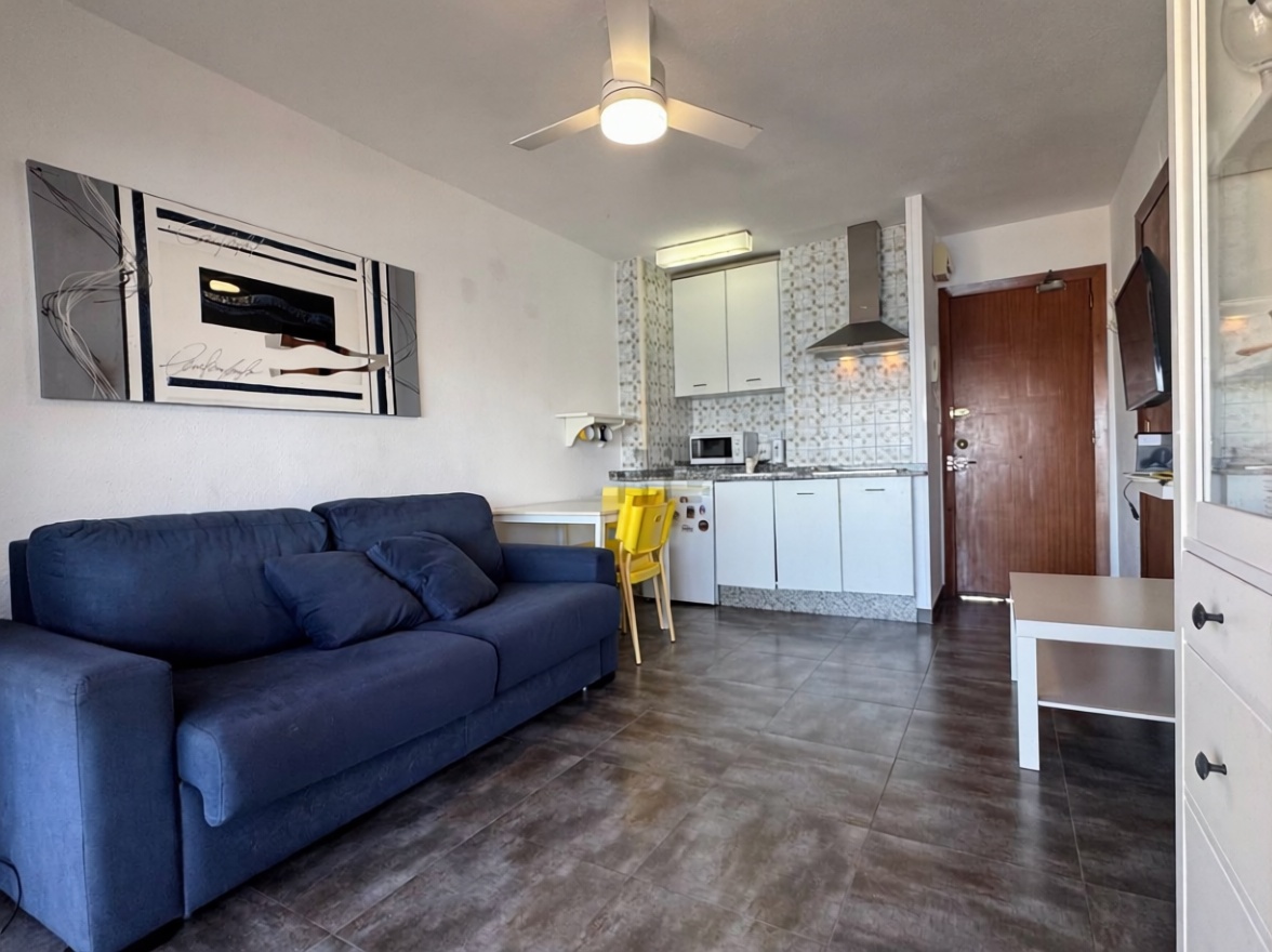 Wohnung zum Verkauf in direkter Strandlage in Calpe — Wohnzimmer