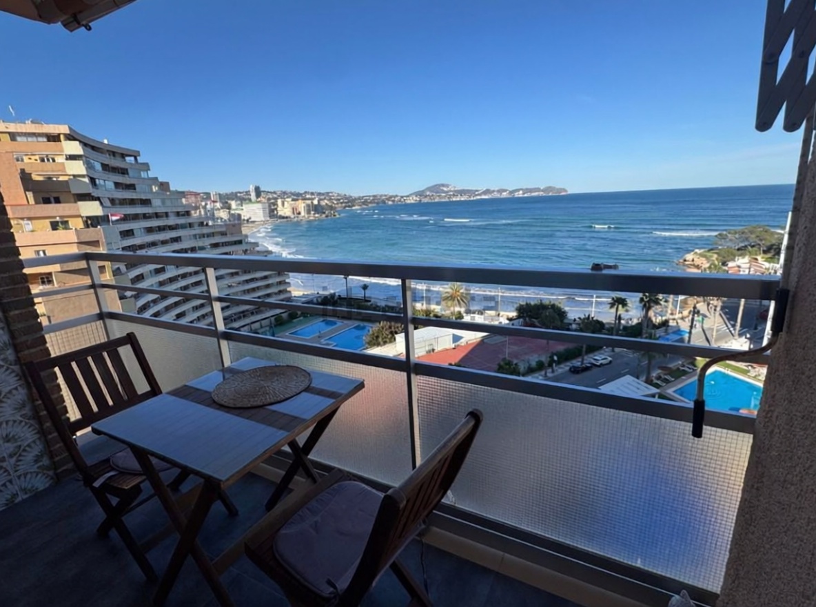 Wohnung zum Verkauf in direkter Strandlage in Calpe — Meerterrasse