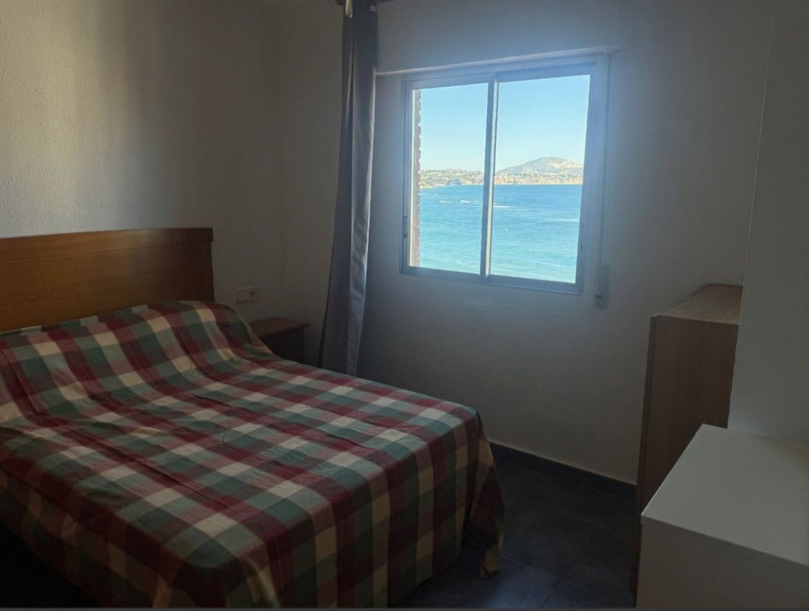 Wohnung zum Verkauf in direkter Strandlage in Calpe — Schlafzimmer
