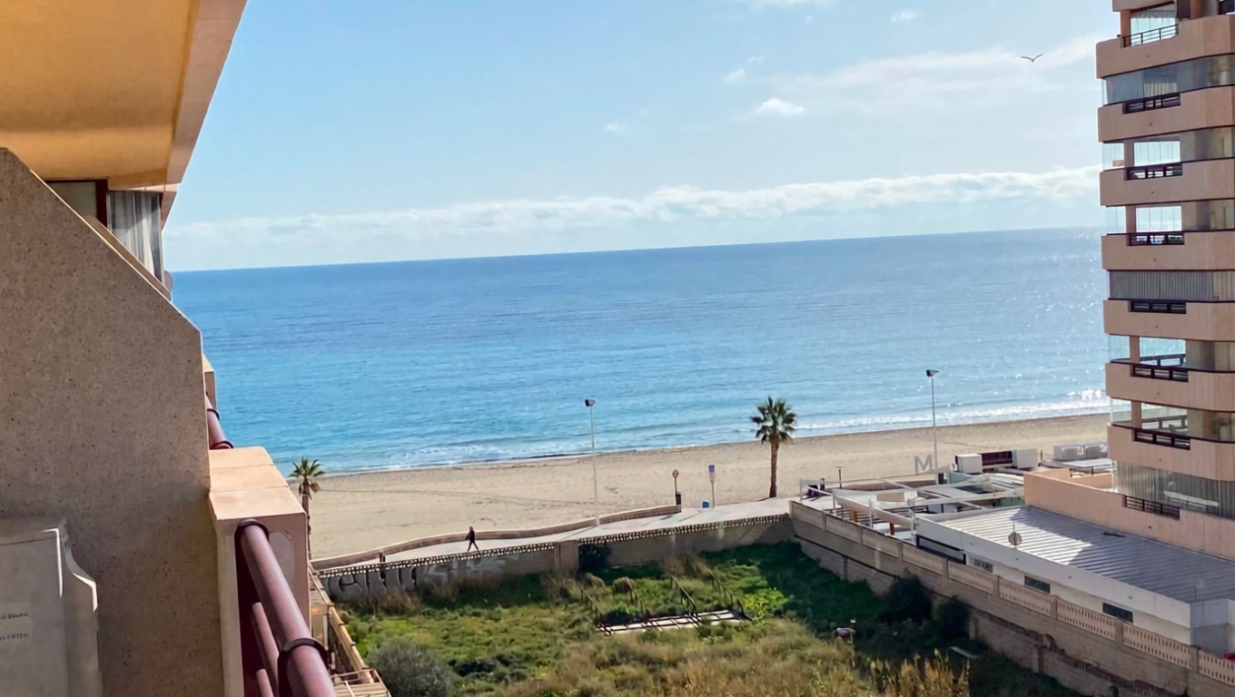 Piso en venta en primera línea de playa en Calpe