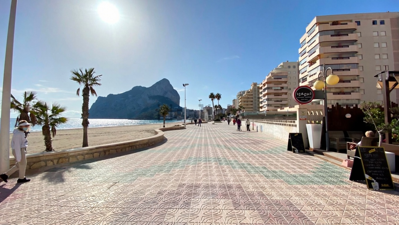 Wohnung zum Verkauf in direkter Strandlage in Calpe — Meerblick