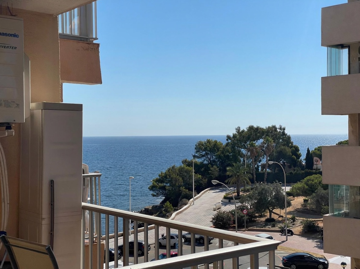 Wohnung zum Verkauf in direkter Strandlage in Calpe — Meerterrasse