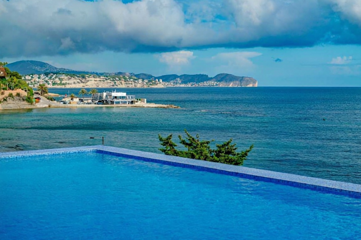 Chalet zum Verkauf mit direktem Strandzugang in Calpe — Meerblick