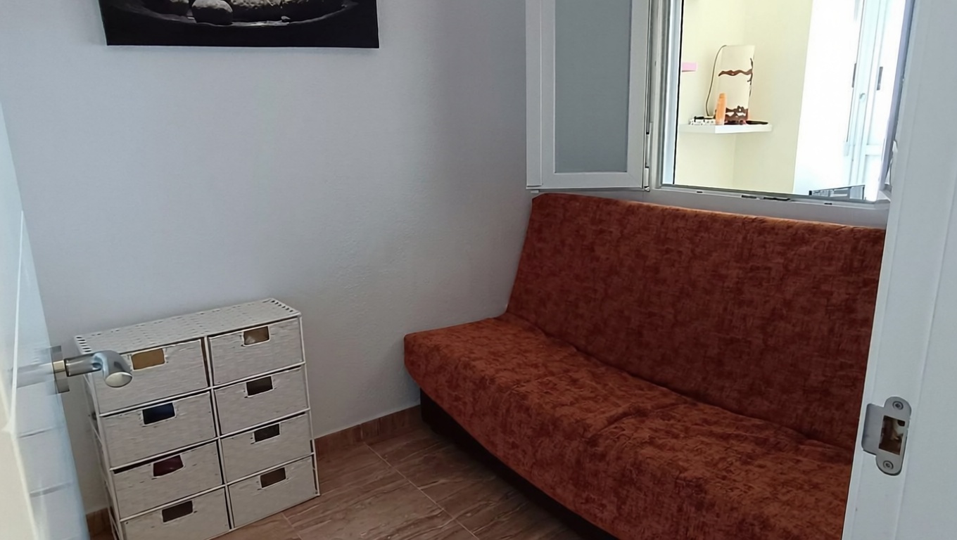 Studio zum Verkauf in direkter Strandlage in Calpe — Wohnzimmer