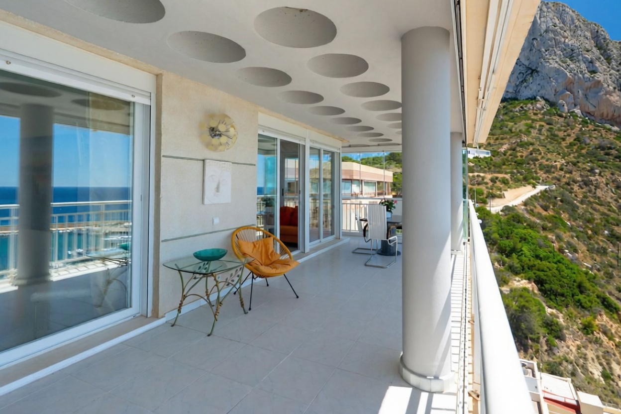 Wohnung zum Verkauf in direkter Strandlage in Calpe — Meerterrasse