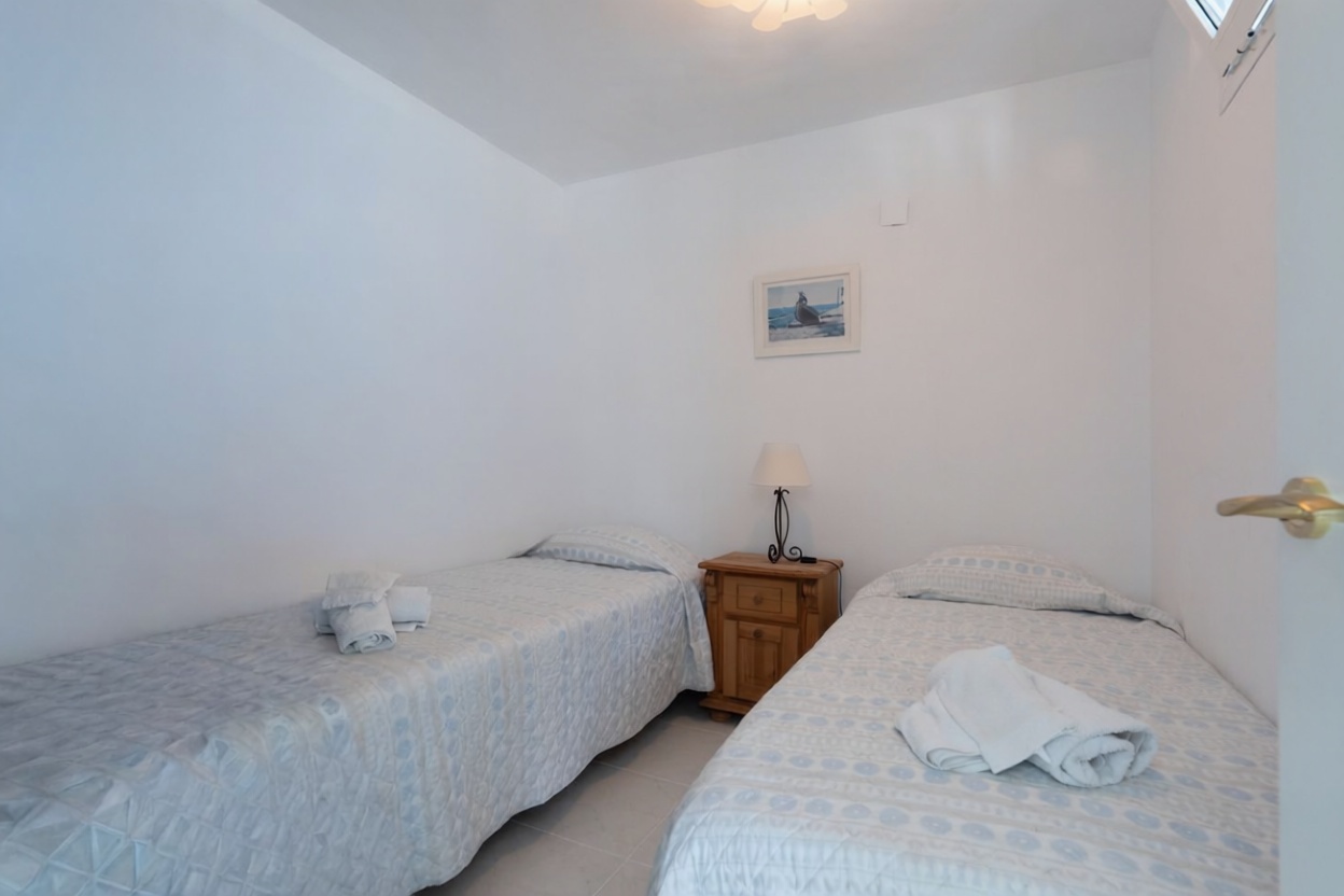 Wohnung zum Verkauf in direkter Strandlage in Calpe — Schlafzimmer