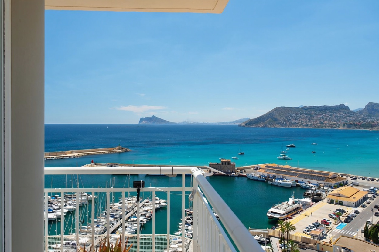 Wohnung zum Verkauf in direkter Strandlage in Calpe — Meerterrasse