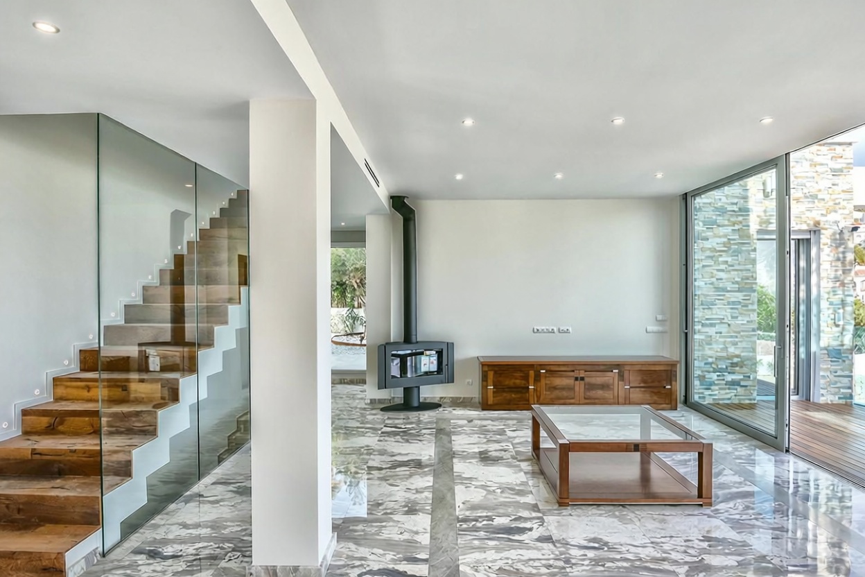Chalet zum Verkauf mit direktem Strandzugang in Calpe — Wohnzimmer