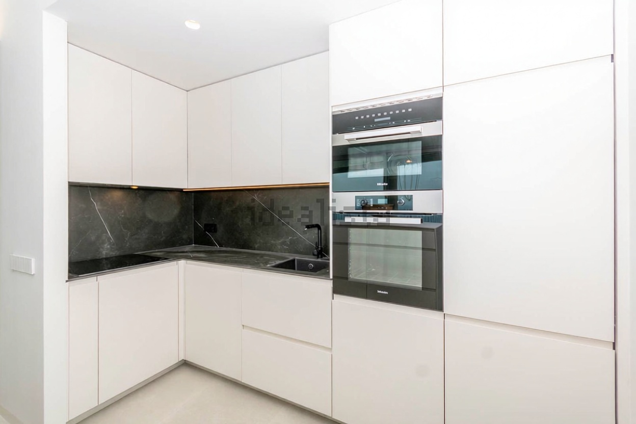 Wohnung zum Verkauf in direkter Strandlage in Calpe — Küche