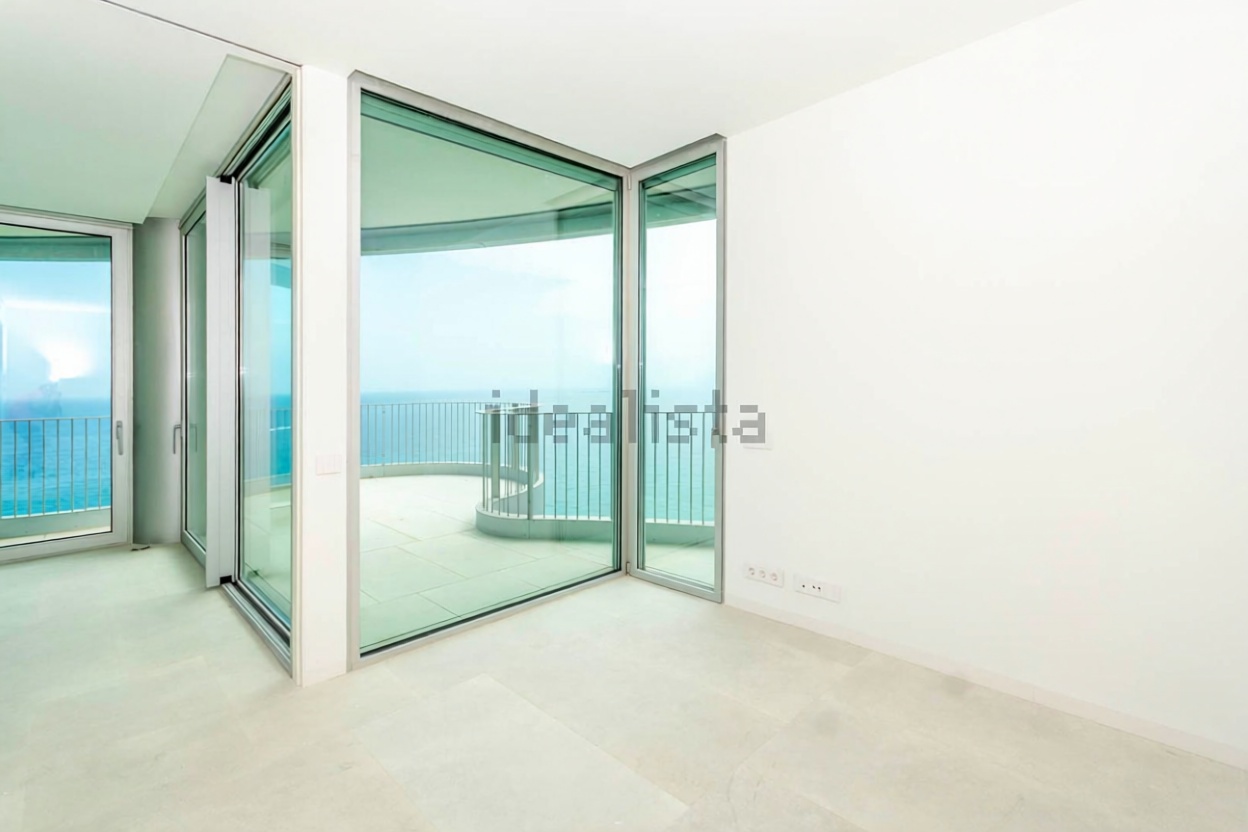 Wohnung zum Verkauf in direkter Strandlage in Calpe — Schlafzimmer