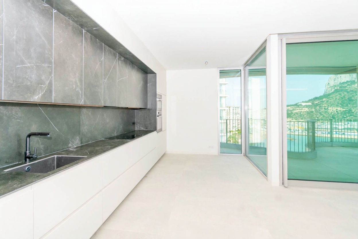 Wohnung zum Verkauf in direkter Strandlage in Calpe — Küche
