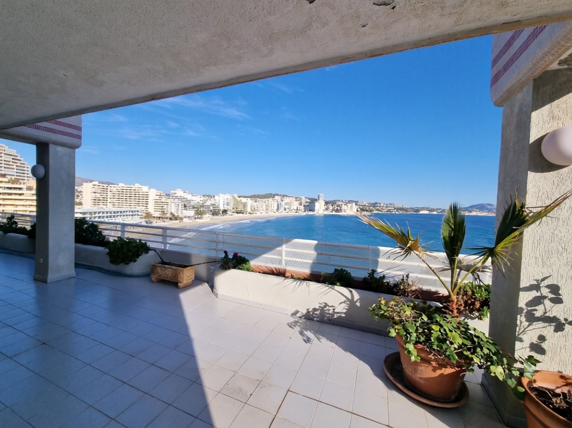 Piso en venta en primera línea de playa en Calpe