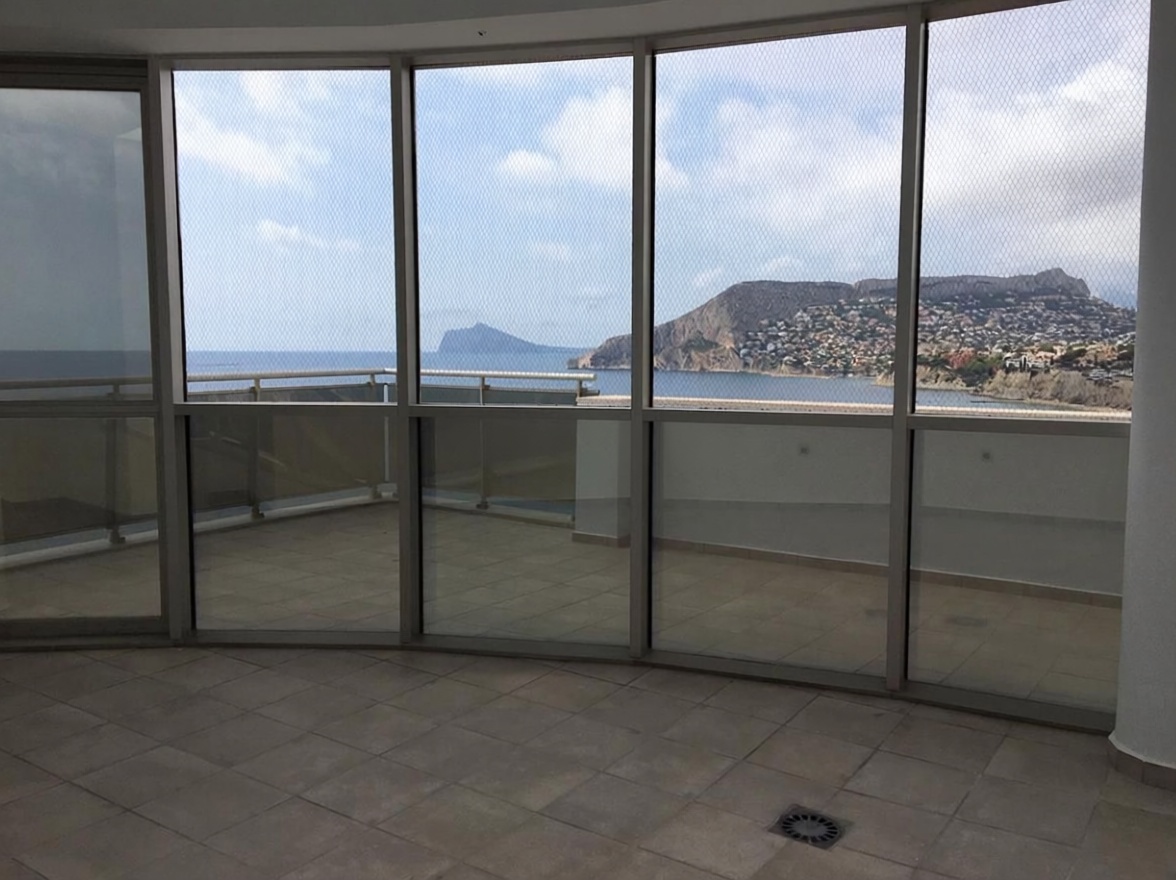 Dachgeschosswohnung zum Verkauf in erster Meereslinie in Calpe — Meerterrasse
