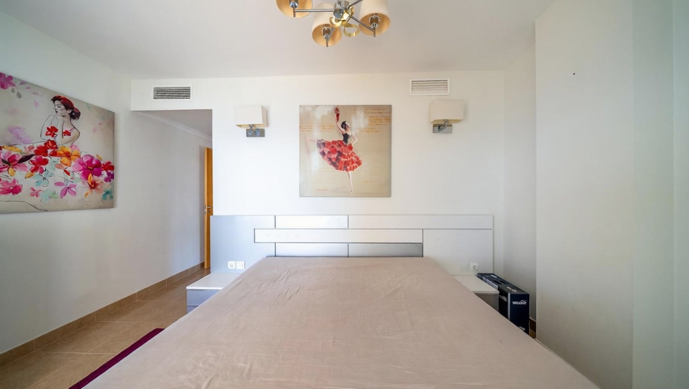Wohnung zum Verkauf in direkter Strandlage in Calpe — Schlafzimmer