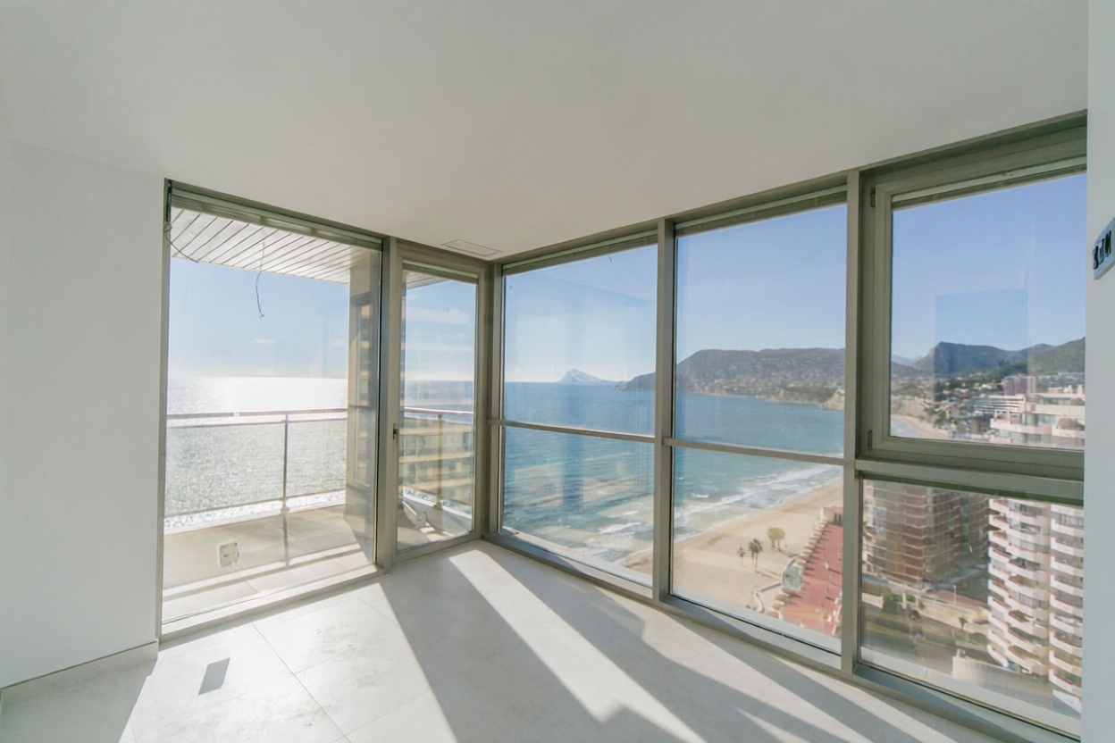 Dachgeschosswohnung zum Verkauf in erster Meereslinie in Calpe — Schlafzimmer