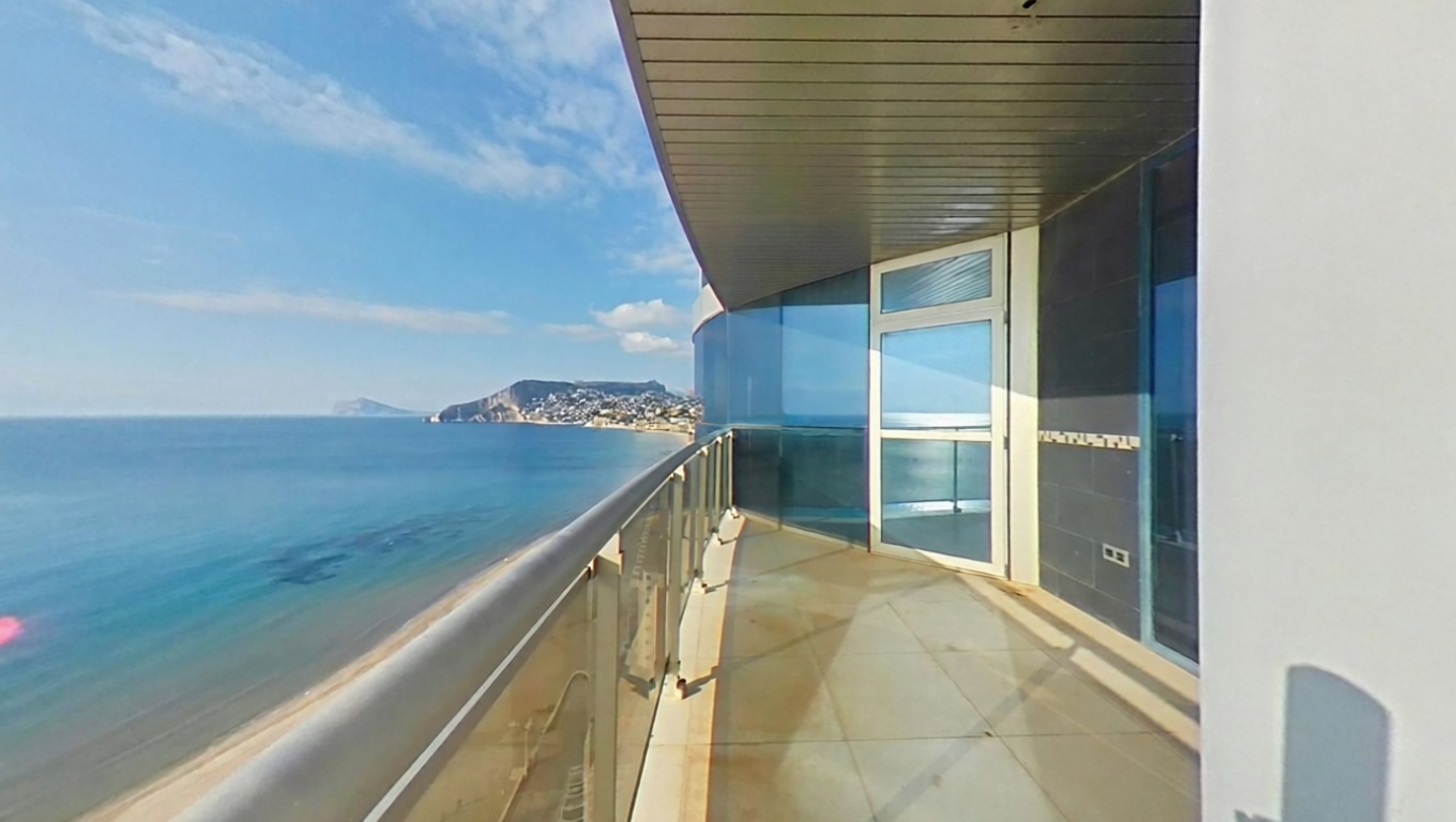 Квартира на продажу на первой линии пляжа в Calpe