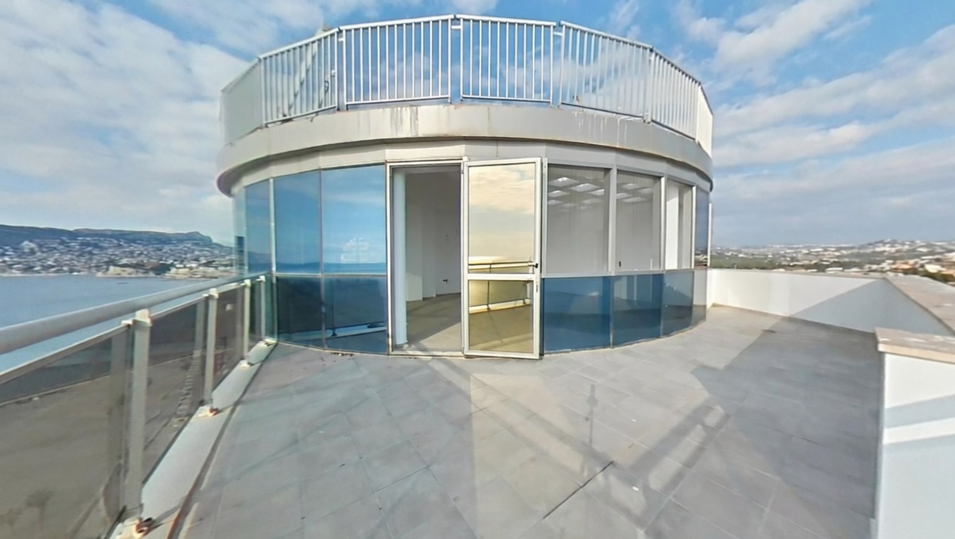 Wohnung zum Verkauf in direkter Strandlage in Calpe — Meerterrasse