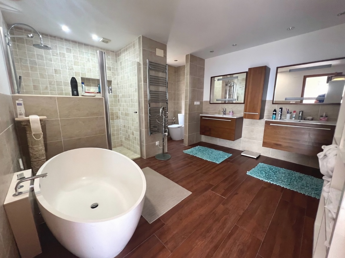 Chalet con acceso directo a playa en Altea — Baño