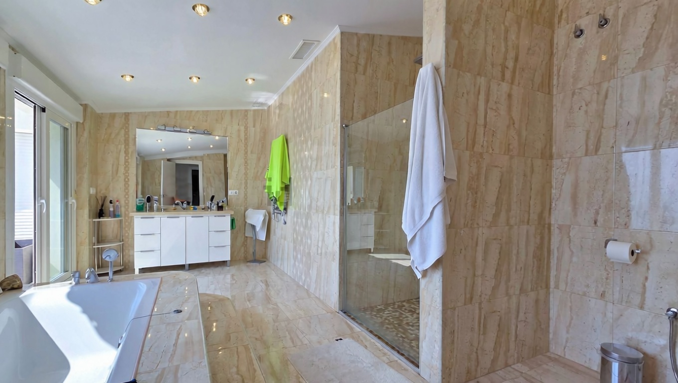 Ático en venta en CL Currica-mascarat, 25 — Baño