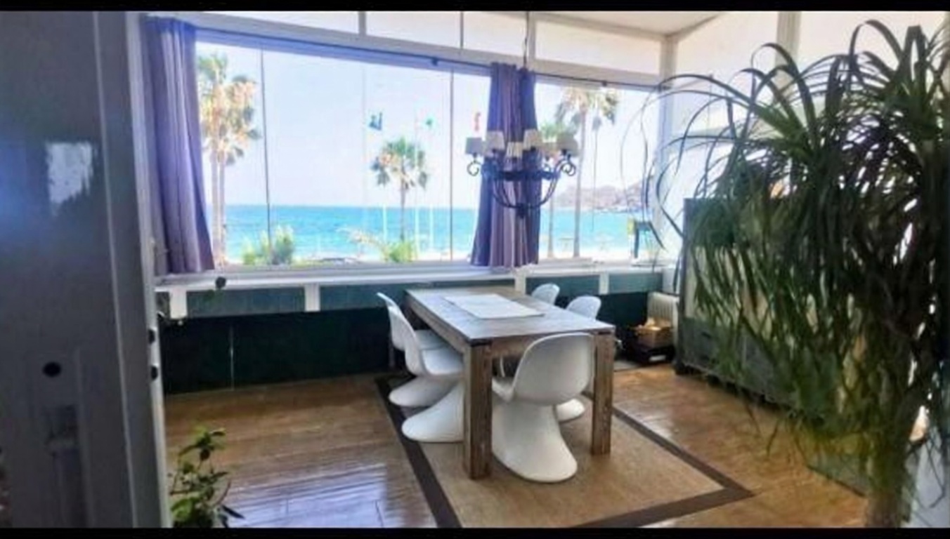 Chalet avec accès direct à la plage à Altea — Coin repas