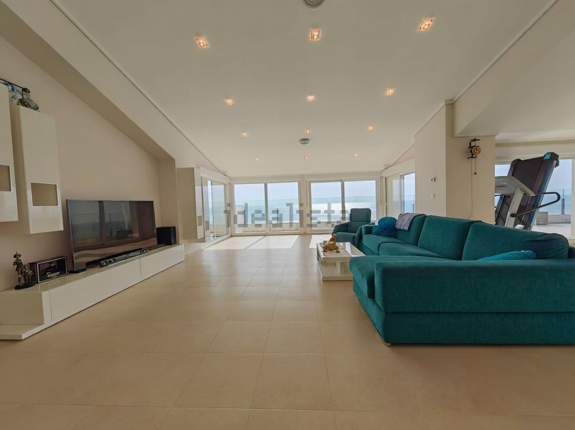 Appartement en première ligne de plage à Altea — Séjour