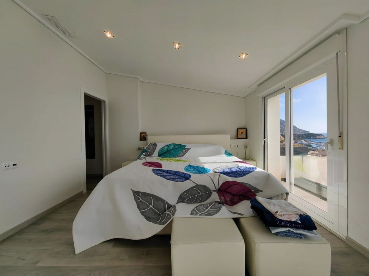 Appartement en première ligne de plage à Altea — Chambre