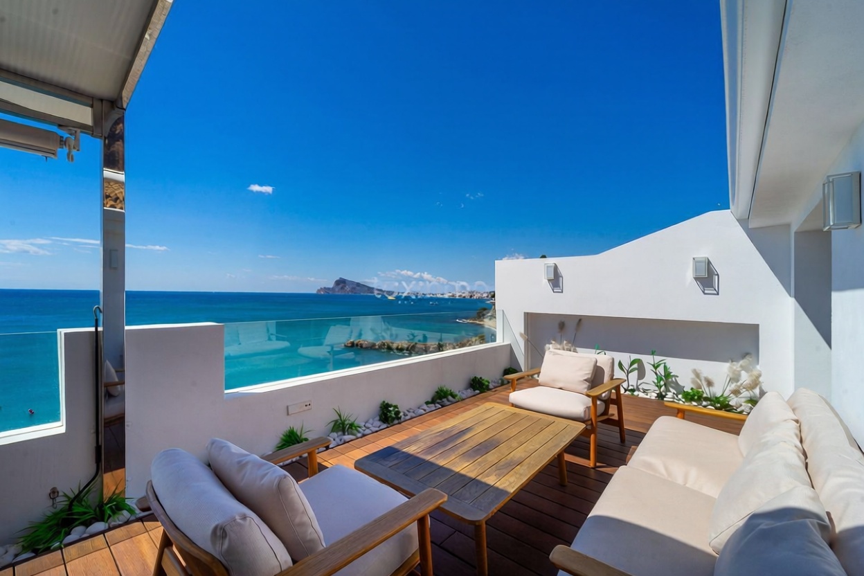 Ático en primera línea de mar en Altea