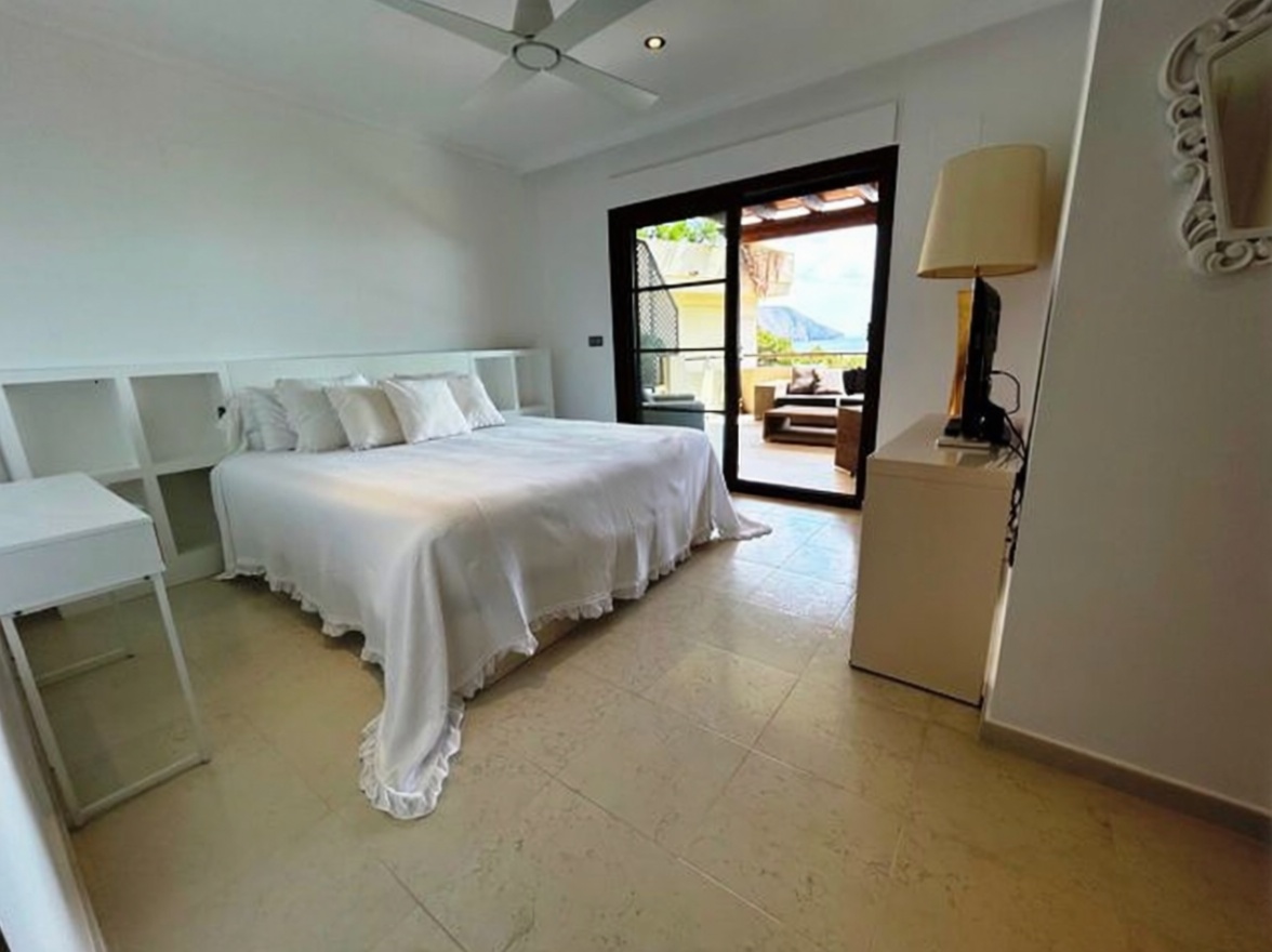 Chalet avec accès direct à la plage à Altea — Chambre
