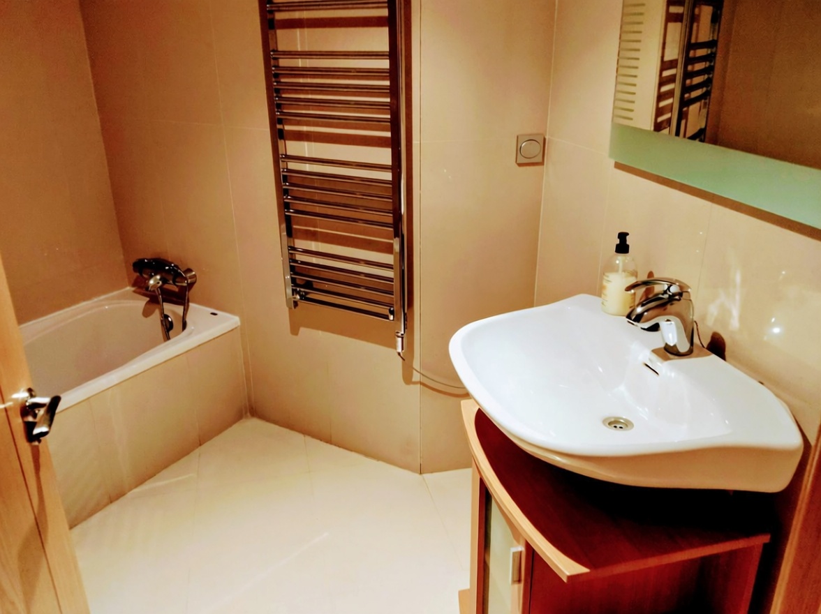 Piso en venta en Calle la Mar, 139 -141 — Baño