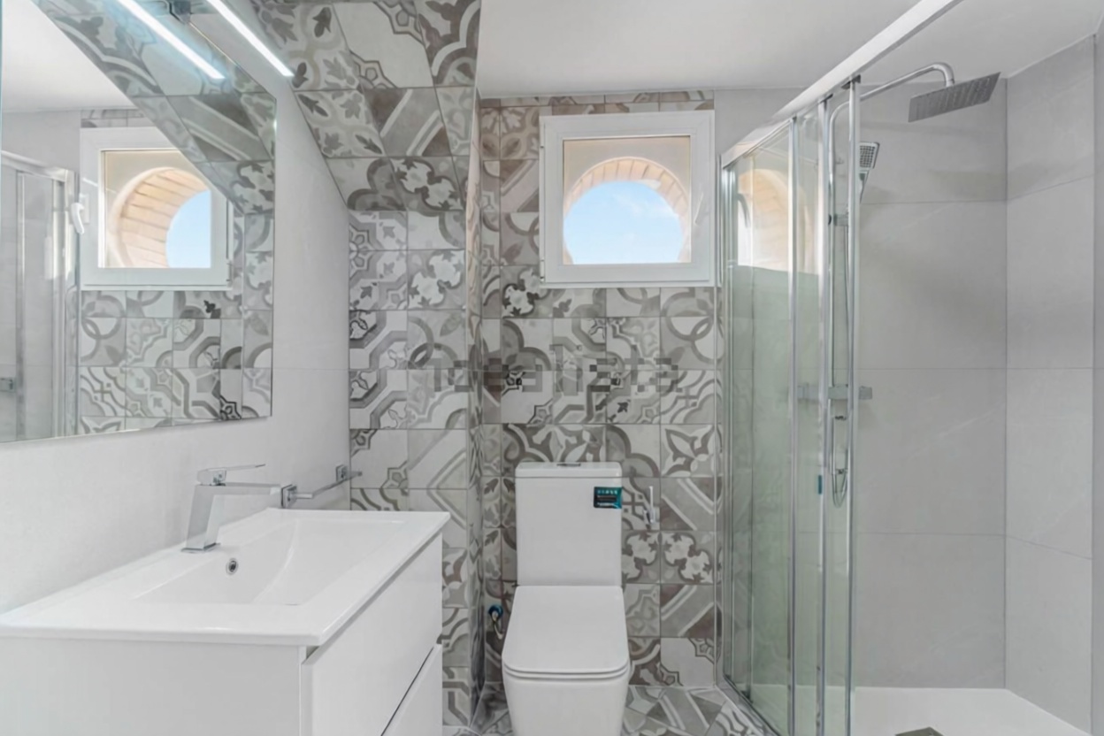 Wohnung in erste Strandlinie in Alicante — Meerblick