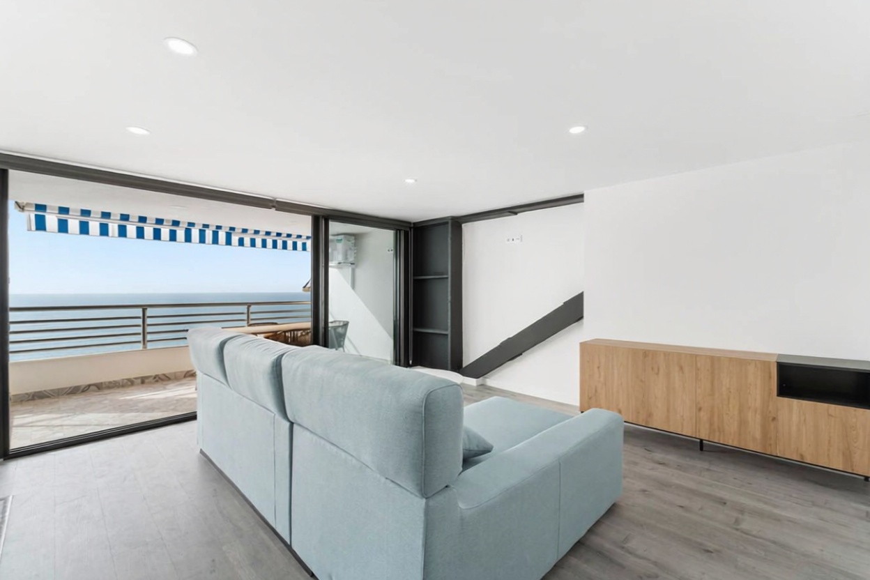 Wohnung in erste Strandlinie in Alicante — Bad
