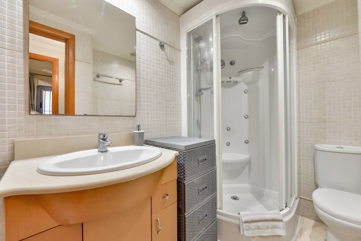 Piso en venta en Calle Currica — Bad