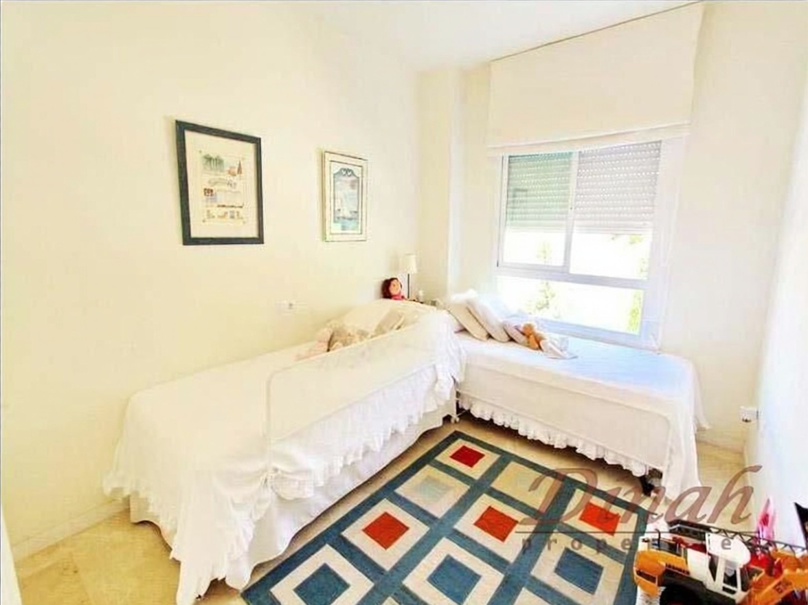 Piso en venta en Calle Isla de Altea — Schlafzimmer