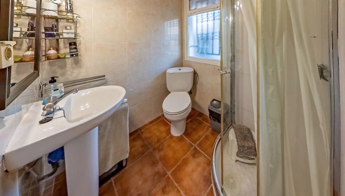 Piso en primera línea de playa en Altea — Baño