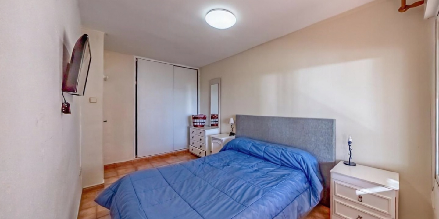 Piso en primera línea de playa en Altea — Dormitorio