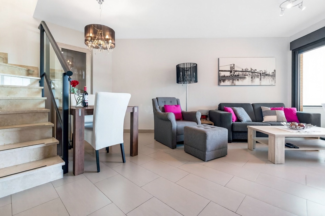 Ático em primeira linha de mar em Alfaz del Pi — Sala