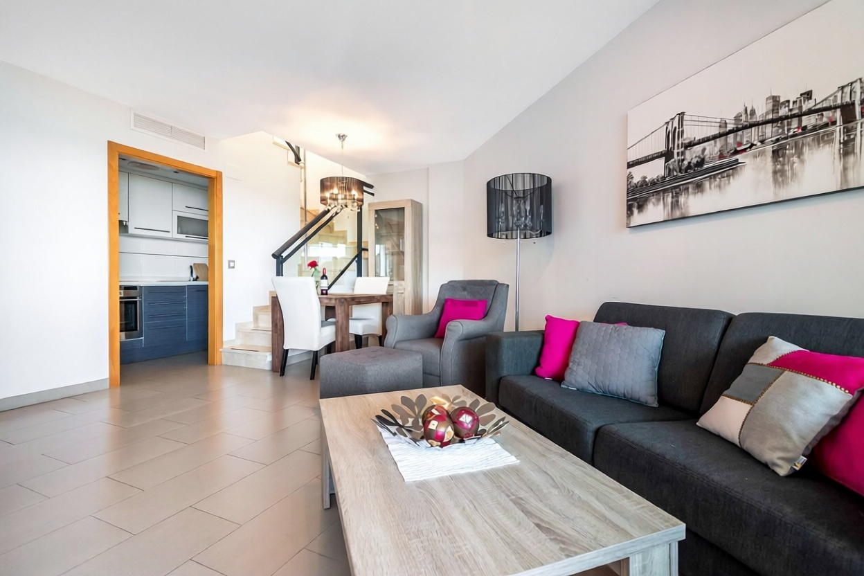 Ático em primeira linha de mar em Alfaz del Pi — Sala